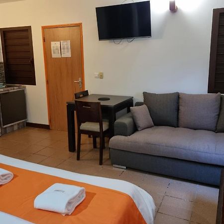 Hotel Oasis De Kiamu Lifou Kültér fotó