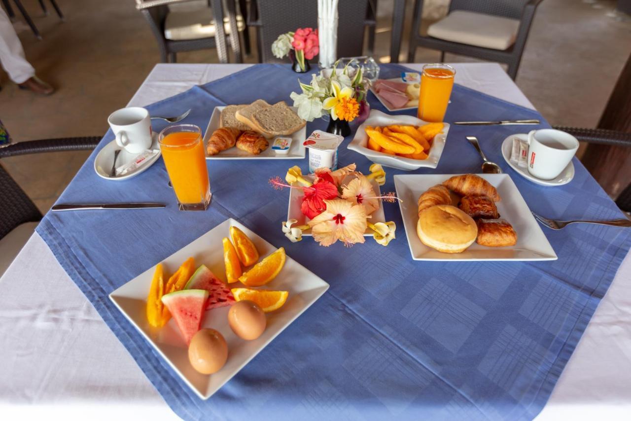 Hotel Oasis De Kiamu Lifou Kültér fotó