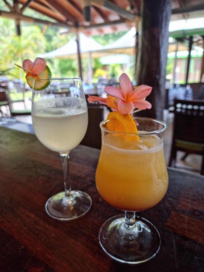 Hotel Oasis De Kiamu Lifou Kültér fotó