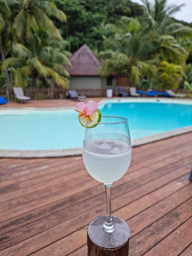 Hotel Oasis De Kiamu Lifou Kültér fotó