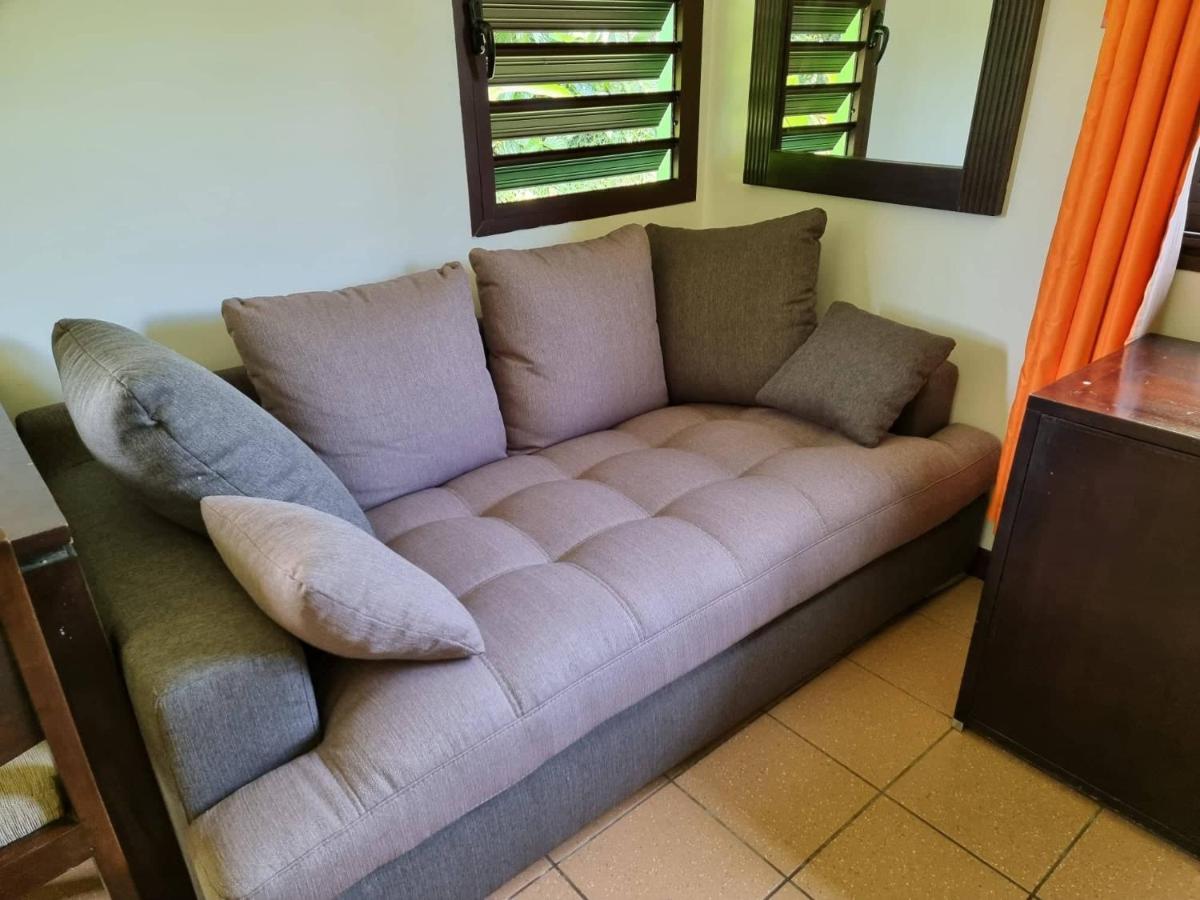 Hotel Oasis De Kiamu Lifou Kültér fotó