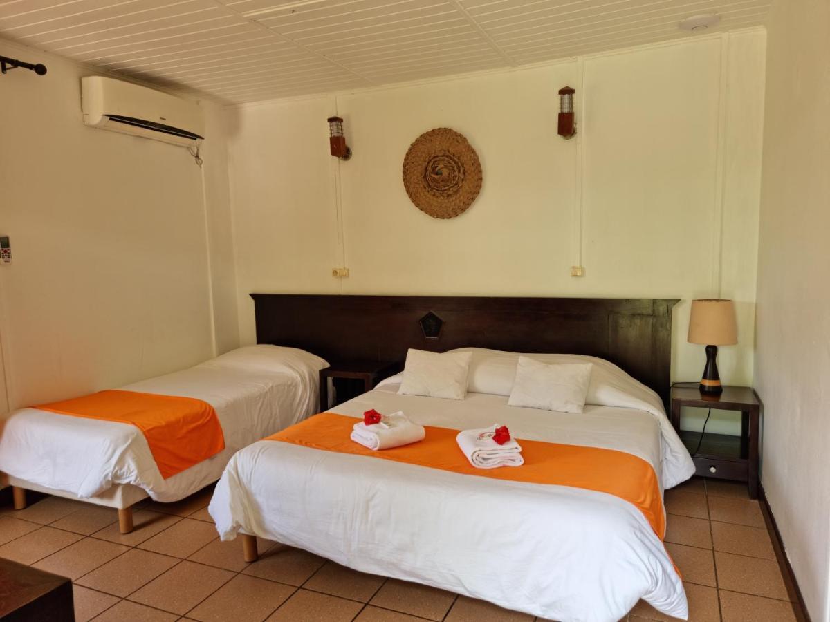 Hotel Oasis De Kiamu Lifou Kültér fotó